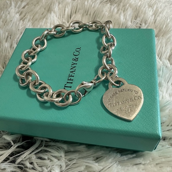 Return to Tiffany heart tag charm bracelet